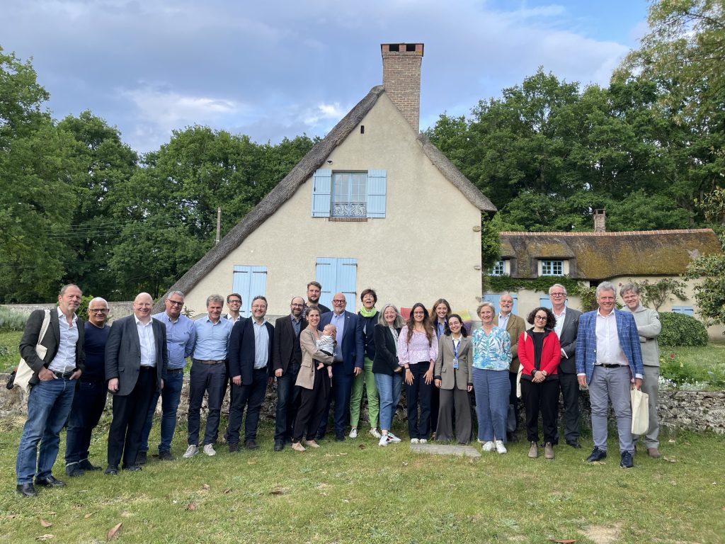 Network of Political Houses and Foundations of Great Europeans